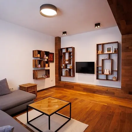 In The Center * Kurdzhali